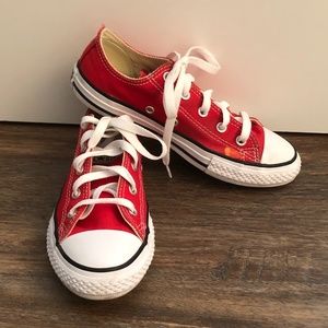 Red (low top) Kids Converse